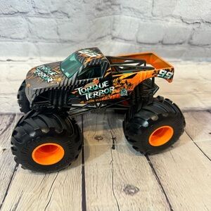 Hot Wheels Torque Terror 1:24 Scale Truck